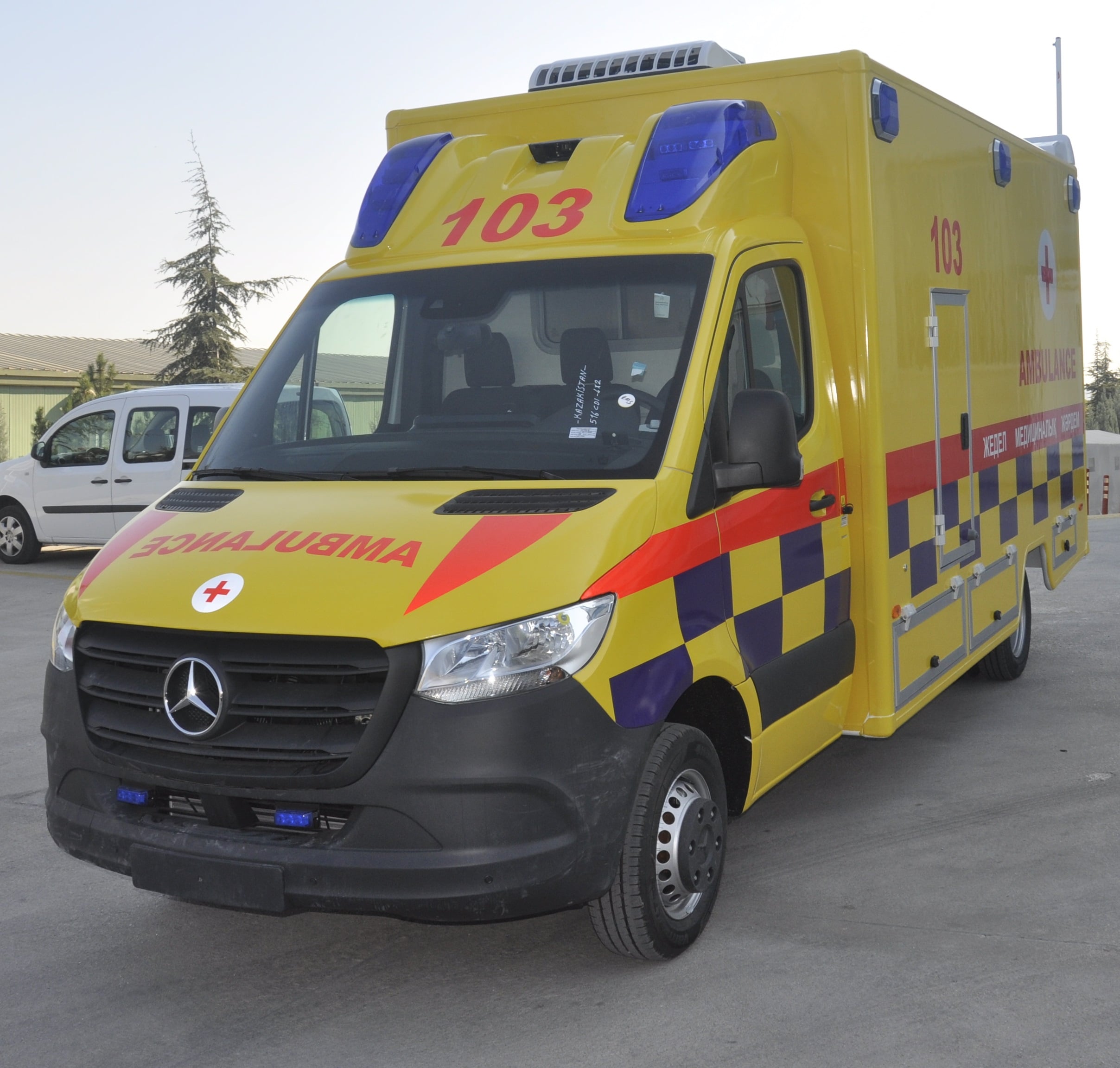 BOX TYPE MERCEDES SPRINTER AMBULANCE